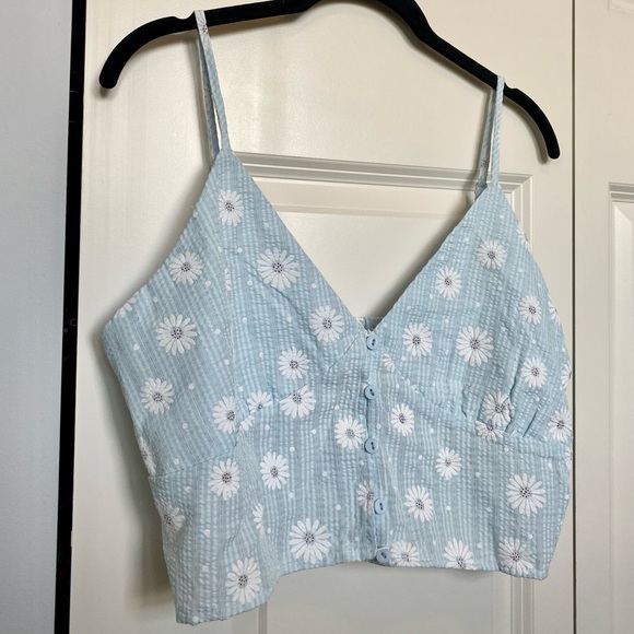 SHEIN Daisy Crop Top - Picture 2 of 4